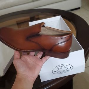New leather men shoes size 8.